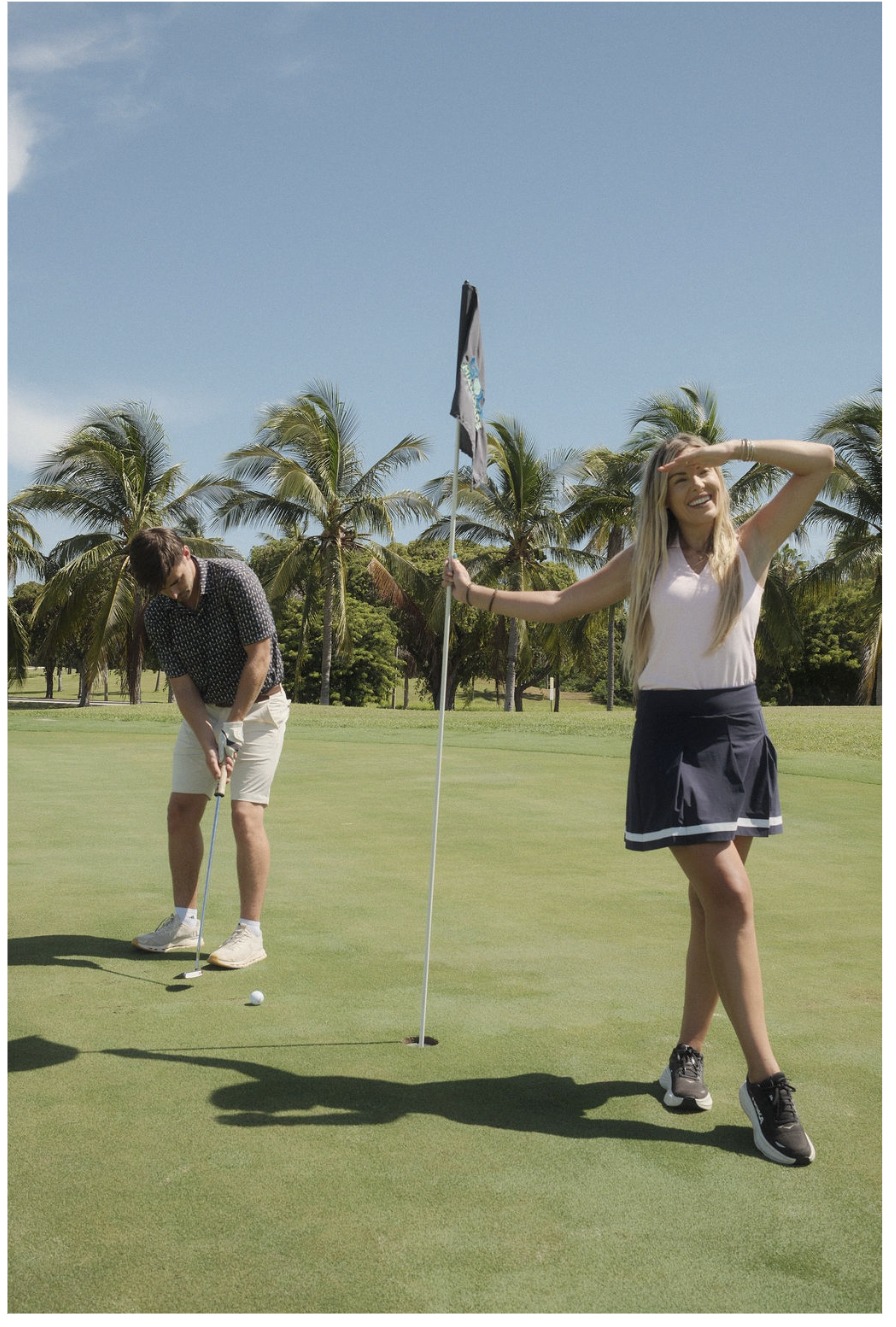 Kendall lining up a putt